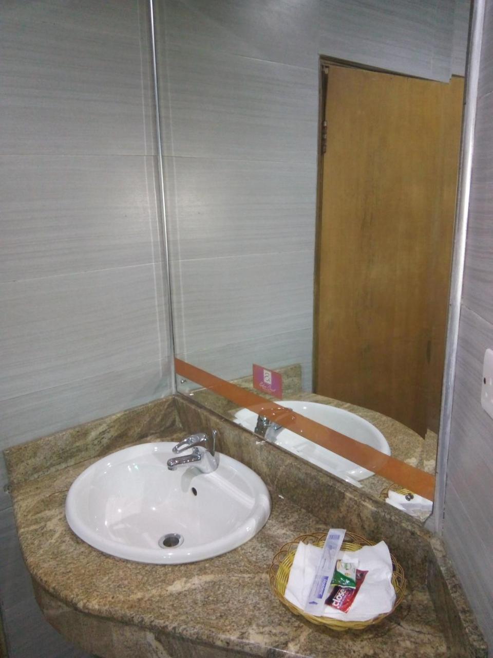 Eden Crest Hotel & Resort Enugu Exterior photo